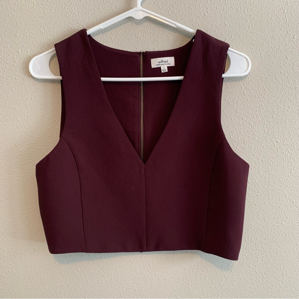 Wilfred Aritzia V Neck Zipper Crop Top
